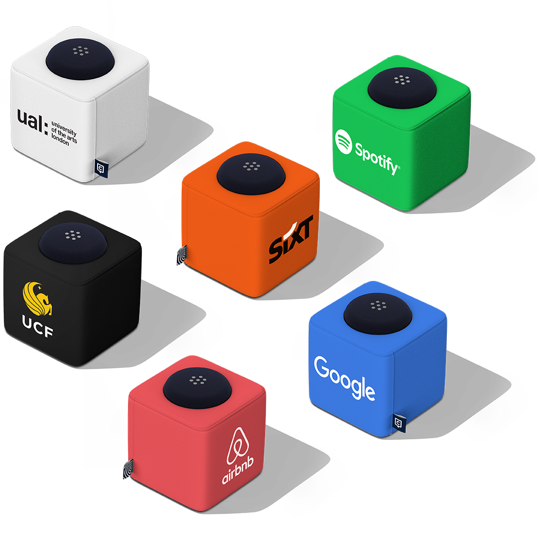 Catchbox Plus - System - 4 Channel - Networking + Dante - 3 x Cube (Wurfmikro) - 1 x Clip (Ansteckmikro) - 3 x drahtlose Ladestation Cube - 1 x drahtlose Ladestation Clip - Customized - Version 2024