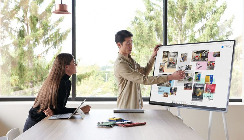 Das Surface Hub 2S ist sofort einsatzbereit und kann so für spontane Meetings sofort genutzt werden