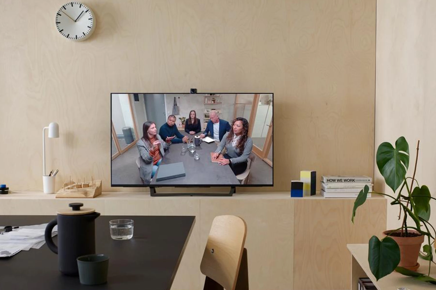 B-Ware - Huddly IQ camera travel kit - video conference camera with microphone - with artificial intelligence for smarter meetings - incl. 0.6 metre USB cable
