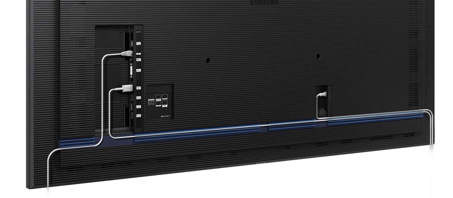 Das Samsung QB98T-B bietet eine hohe Anschlussvielfalt und eine verbesserte Kabelführung für bündige Wandinstallationen